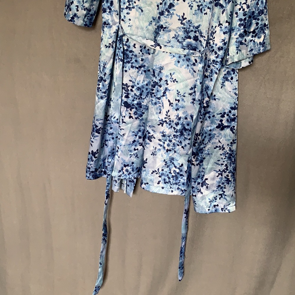 Blue patterned robe - Picture 9 of 9
